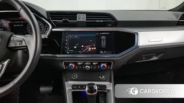 Audi Q3 (F3) 2023 Белый из Кореи, фото 5