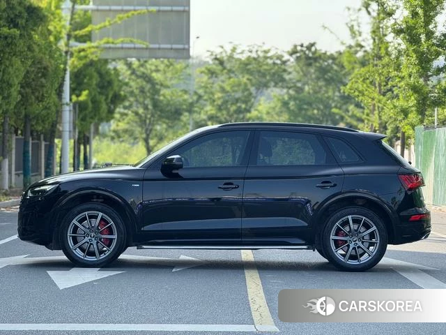 Audi Q5L 2023 Черный из Китая, фото 5
