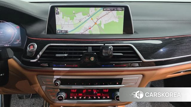 BMW 7 Series (G11) 2021 Белый из Кореи, фото 5