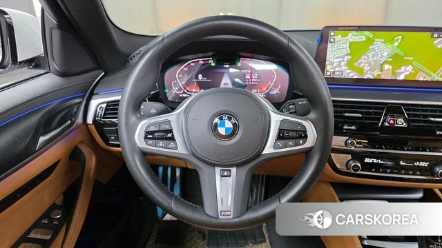 BMW 5 Series (G30) 2023 Белый из Кореи, фото 5