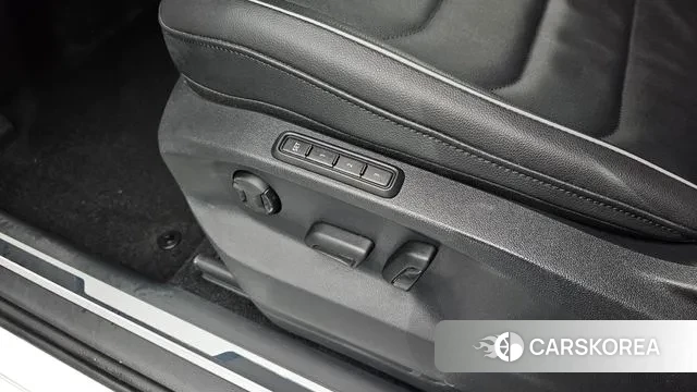 Volkswagen Tiguan second Generation 2023 Белый из Кореи, фото 5