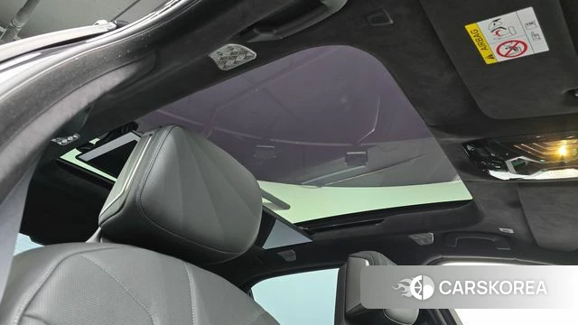 BMW 7 Series (G70) 2023 Черный из Кореи, фото 5