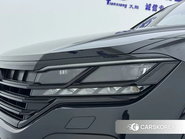 Volkswagen Touareg 2022 Черный из Китая, фото 5