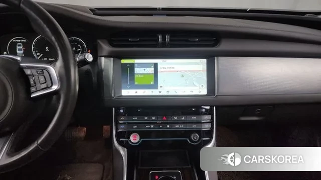 Jaguar XF (X260) 2018 Белый из Кореи, фото 5