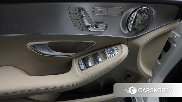 Mercedes-Benz C-Class W205 2018 Белый из Кореи, фото 5