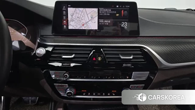 BMW 5 Series (G30) 2020 Белый из Кореи, фото 5