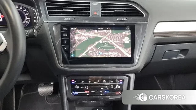 Volkswagen Tiguan Allspace 2022 Белый из Кореи, фото 5