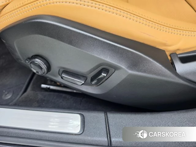 Volvo V60 Cross-Country 2nd Generation 2021 Белый из Кореи, фото 5