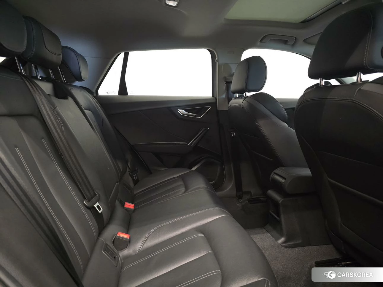 Audi Q2L 2021 Серебристо-серый из Китая, фото 5