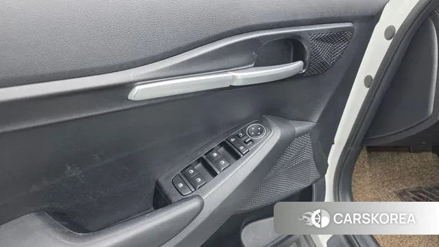 Kia Seltos 2022 Белый из Кореи, фото 5