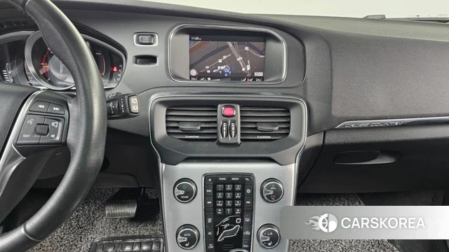 Volvo V40 Cross-Country 2018 Белый из Кореи, фото 5