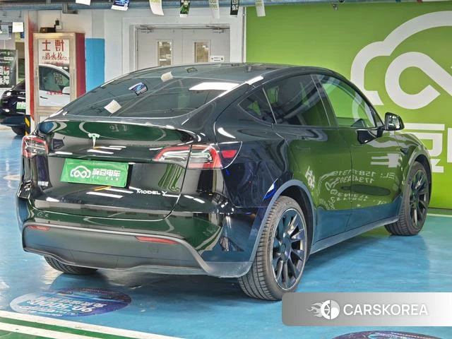 Tesla Model Y 2021 Черный из Китая, фото 5