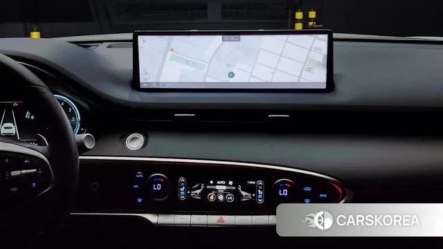 Genesis GV70 2023 Белый из Кореи, фото 5