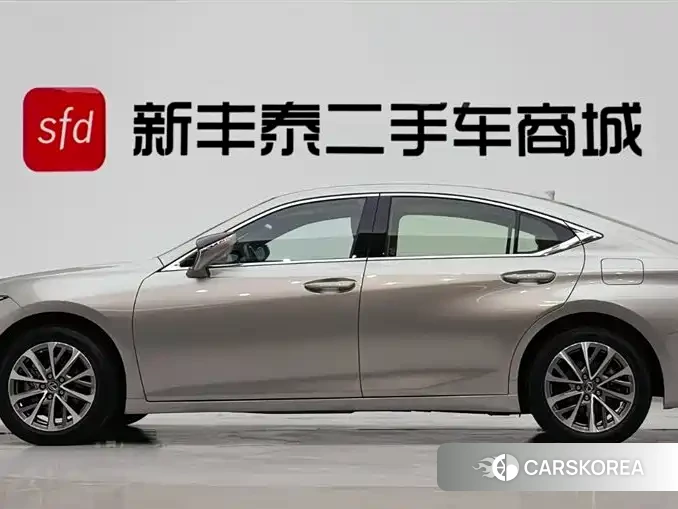 Lexus ES 2022 Champagne/brown из Китая, фото 5