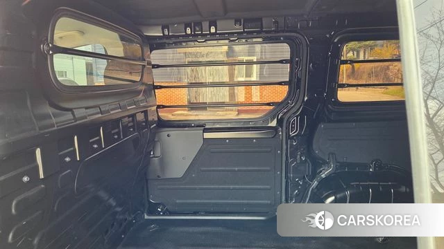 Hyundai Staria 2022 Черный из Кореи, фото 5