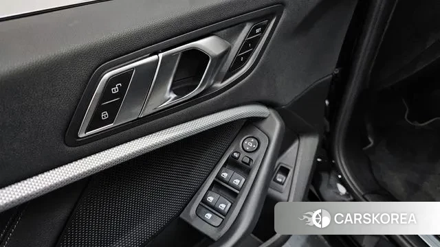 BMW 1 Series (F40) 2023 Черный из Кореи, фото 5