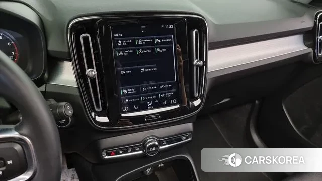 Volvo XC40 2020 Светло-серебряный цвет из Кореи, фото 5