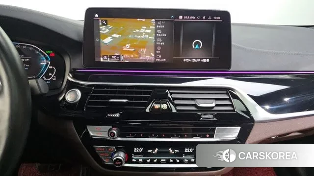 BMW 5 Series (G30) 2021 Белый из Кореи, фото 5