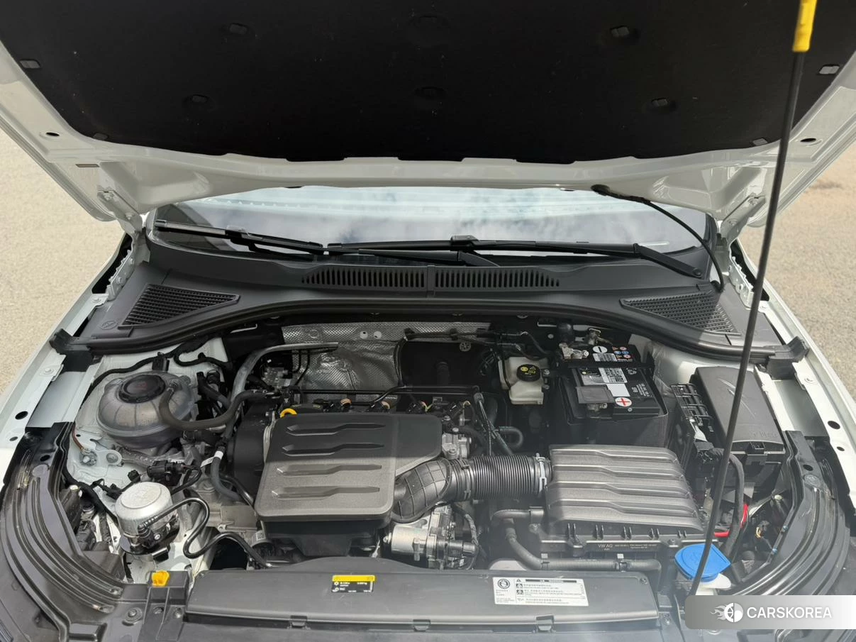 Volkswagen Lavida 2023 Белый из Китая, фото 5