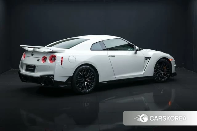 Nissan GT-R 2026 Белый из Китая, фото 5