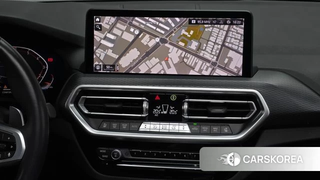 BMW X3 (G01) 2022 Светло-серебряный цвет из Кореи, фото 5
