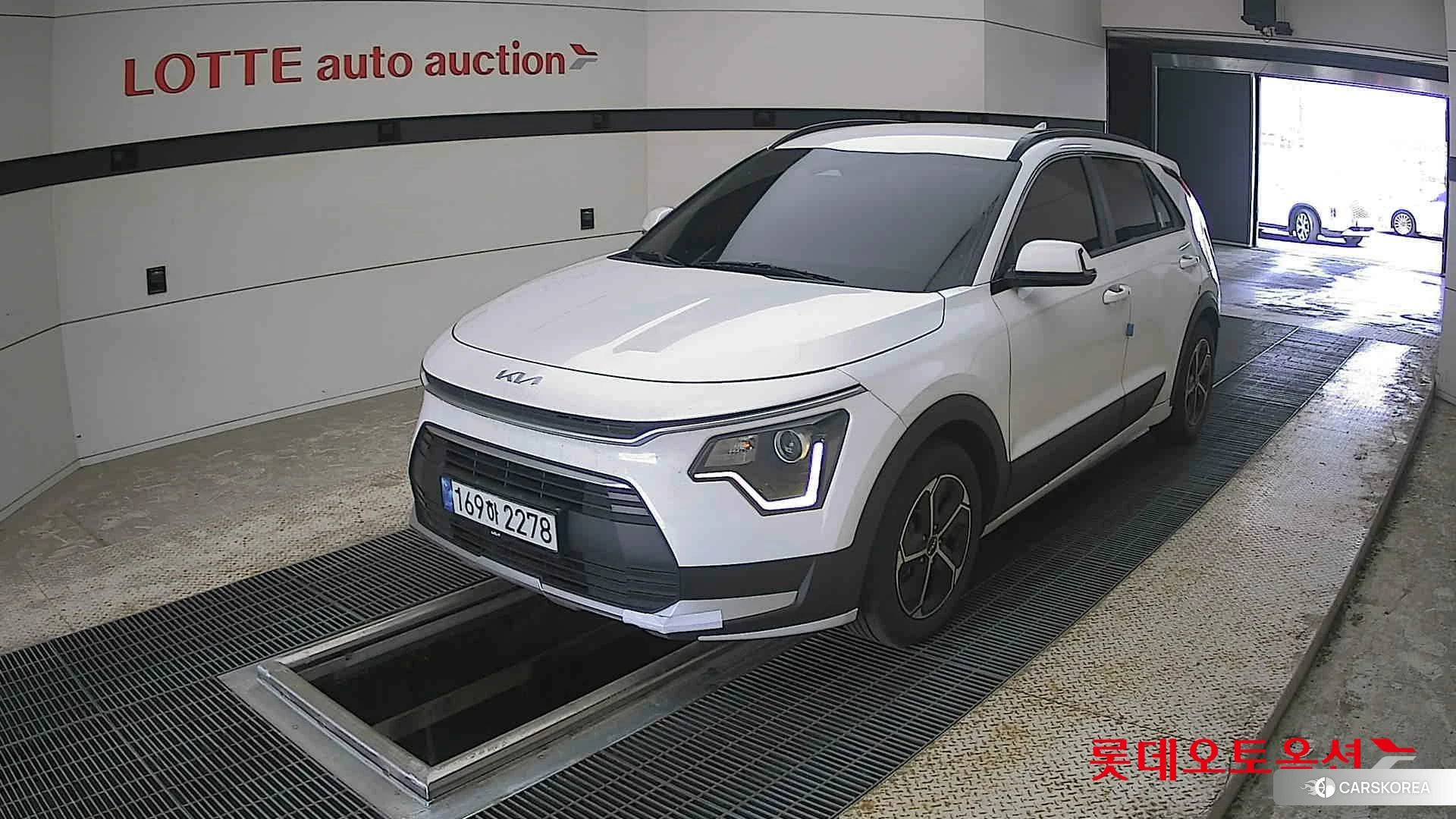 Kia Niro Hybrid 2022 Snow White Pearl (optional) из Кореи, фото 5