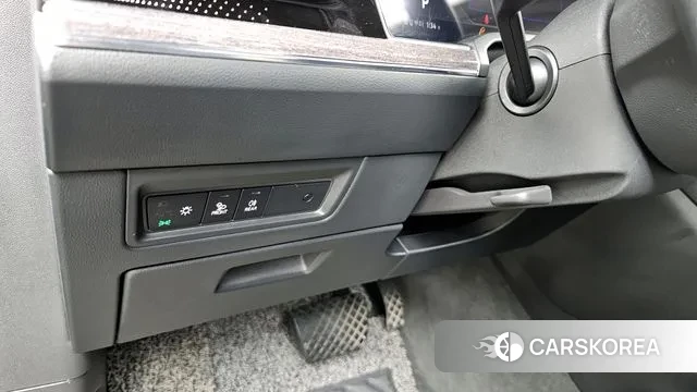 Volkswagen Touareg 3rd generation 2020 Серебряный из Кореи, фото 5