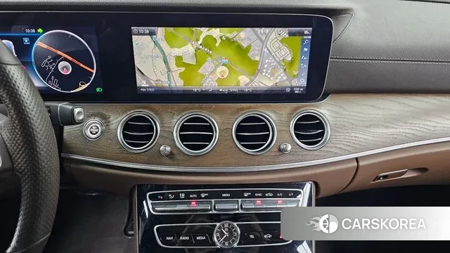 Mercedes-Benz E-Class W213 2018 Белый из Кореи, фото 5