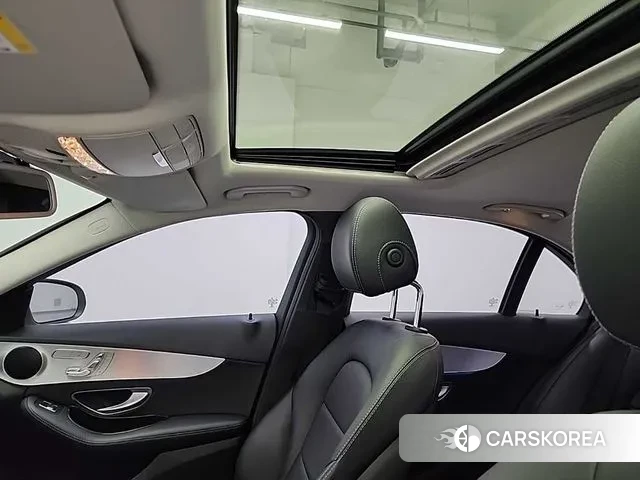 Mercedes-Benz C-Class W205 2018 Белый из Кореи, фото 5