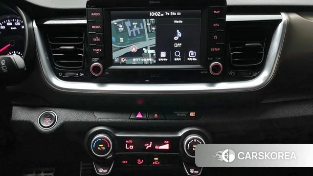Kia Stonic 2018 Белый из Кореи, фото 5
