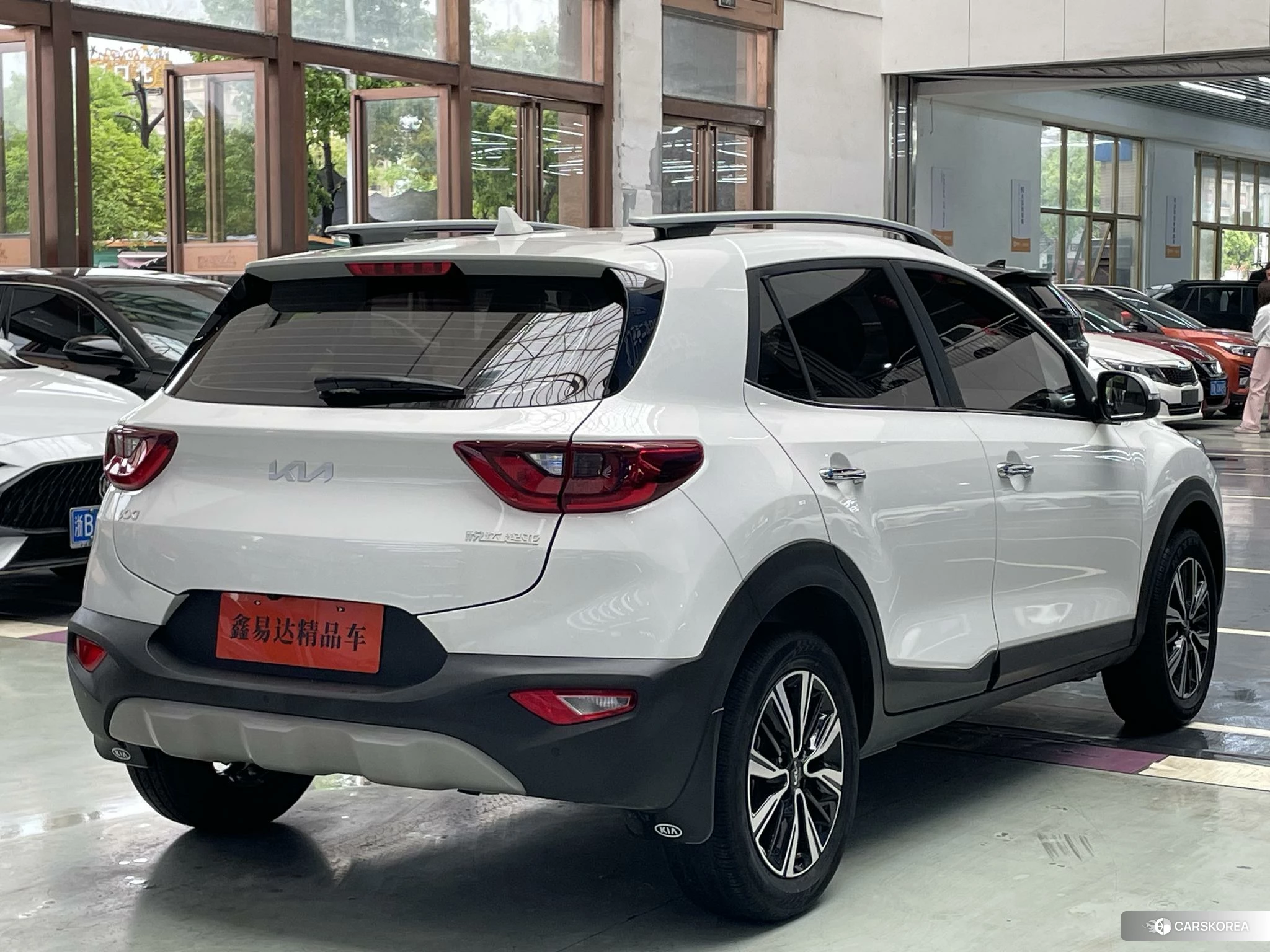 Kia Yi Ran 2021 Белый из Китая, фото 5