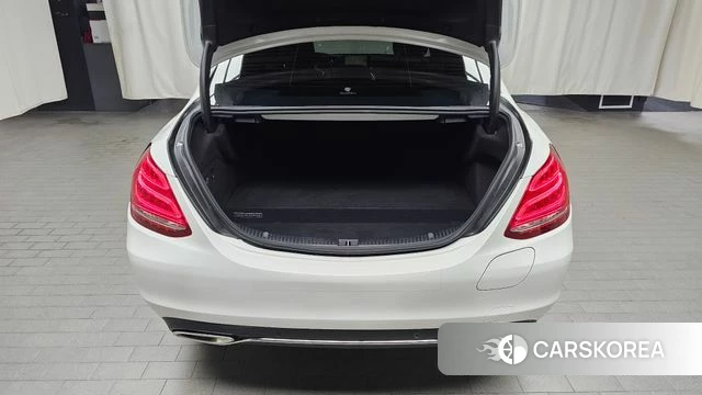 Mercedes-Benz C-Class W205 2018 Белый из Кореи, фото 5