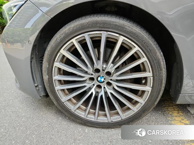 BMW 7 Series (G11) 2020 Серебристо-серый из Кореи, фото 5