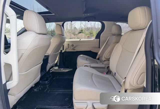 Toyota Saina 2023 Черный из Китая, фото 5