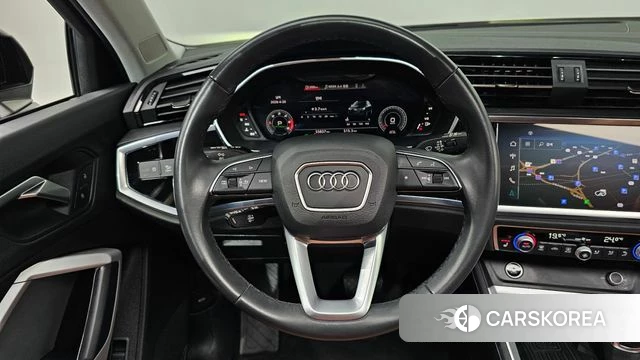 Audi Q3 (F3) 2023 Черный из Кореи, фото 5