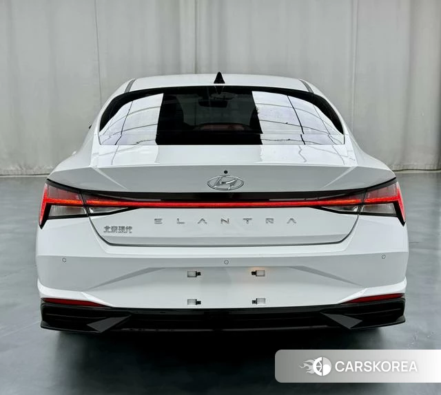 Hyundai Elantra 2023 Белый из Китая, фото 5