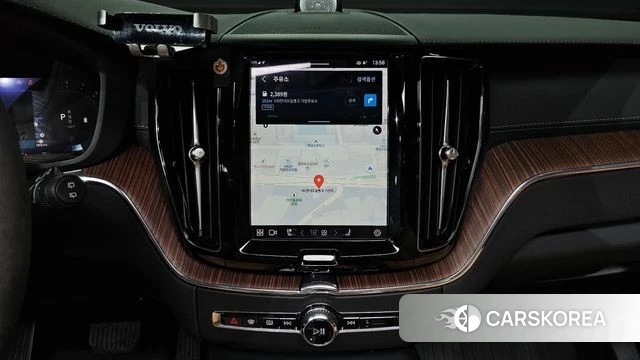 Volvo XC60 second Generation 2023 Белый из Кореи, фото 5