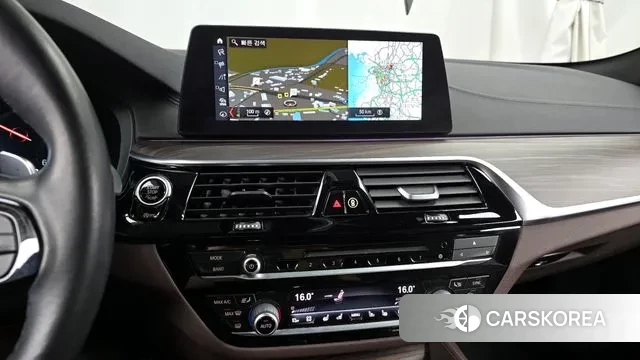 BMW 5 Series (G30) 2018 Синий из Кореи, фото 5