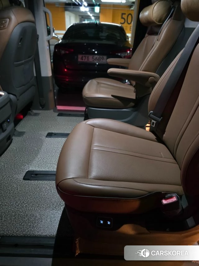 Hyundai Staria 2023 Черный из Кореи, фото 5