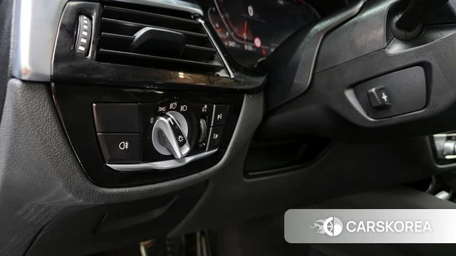 BMW 6 Series GT (G32) 2021 Серебристо-серый из Кореи, фото 5