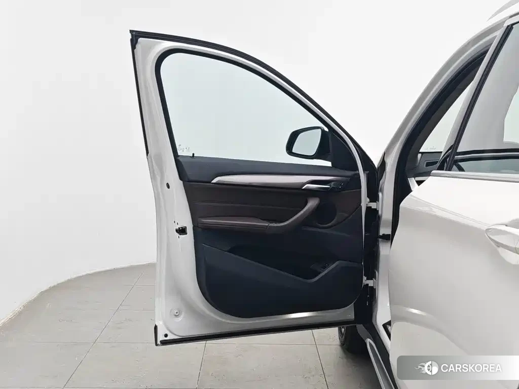 BMW X1 2018 Белый из Китая, фото 5