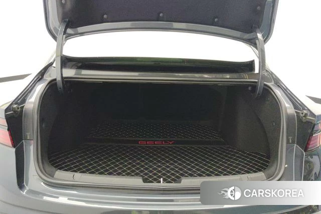 Geely Automobile Xingrui 2024 Темно-серый из Китая, фото 5