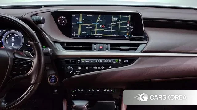 Lexus ES300h 7th generation 2020 Белый из Кореи, фото 5