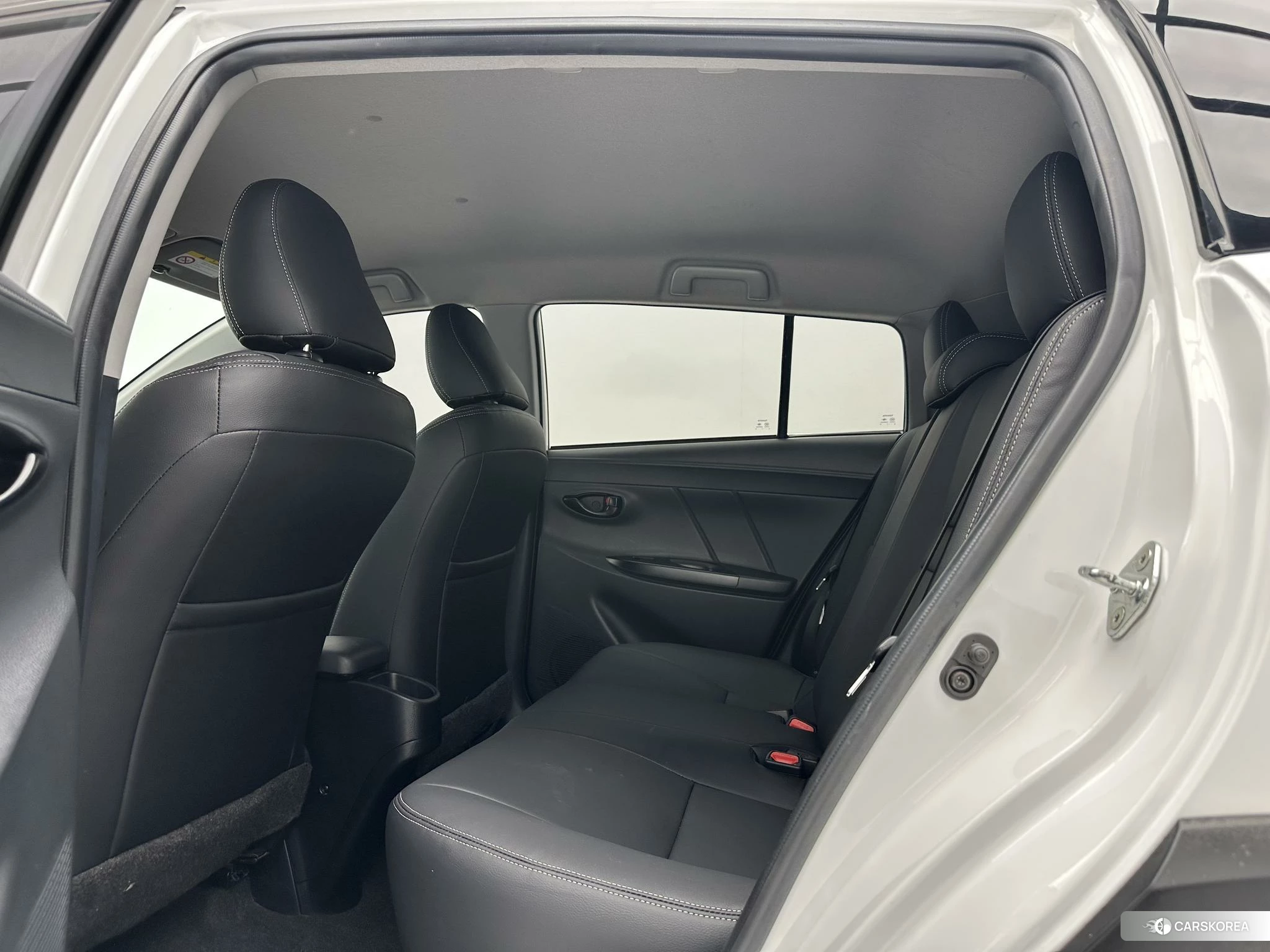 Toyota Yaris L 2021 Белый из Китая, фото 5