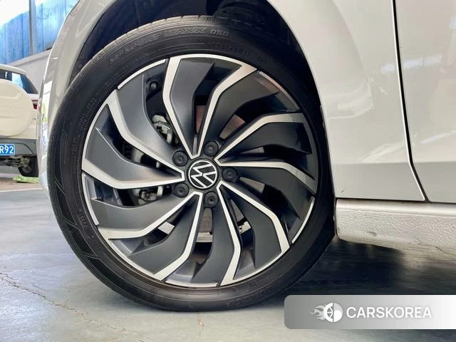 Volkswagen Golf 2022 Белый из Китая, фото 5