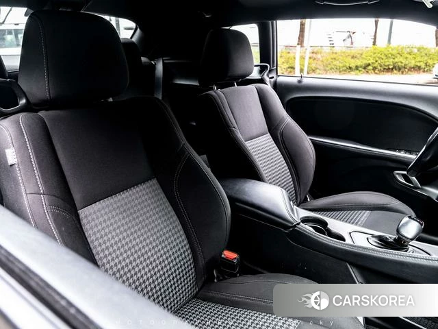 Dodge Challenger 2023 Черный из Китая, фото 5
