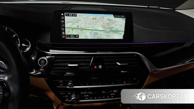 BMW 5 Series (G30) 2018 Белый из Кореи, фото 5
