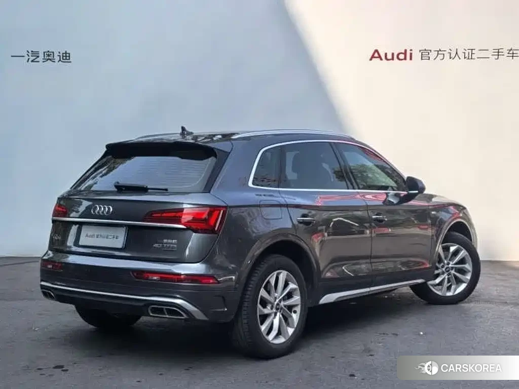 Audi Q5L 2023 Silver/gray из Китая, фото 5