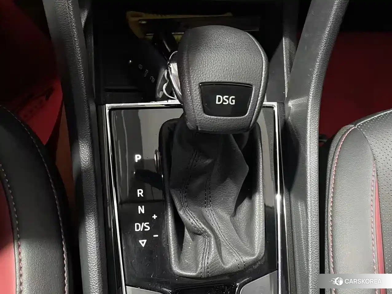 Skoda Karoq 2022 Белый из Китая, фото 6
