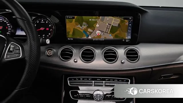 Mercedes-Benz E-Class W213 2018 Белый из Кореи, фото 5